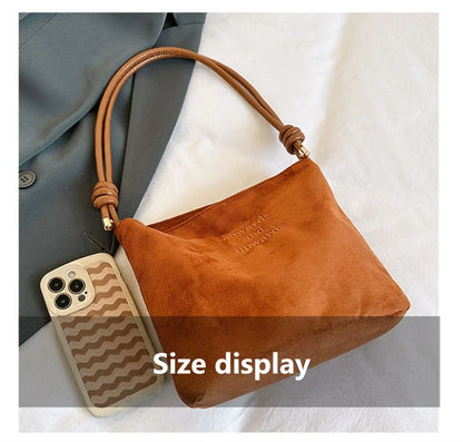 Damska listonoszka zamszowa Square