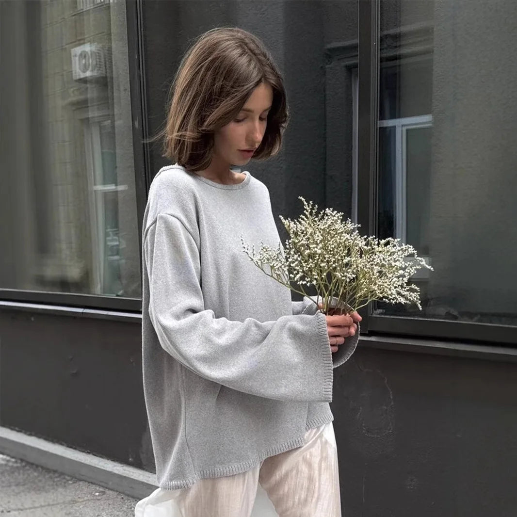 Sweter Damski z Czystej Bawełny – Luźny Krój, Dekolt O-Neck i Modne Odsłonięte Plecy