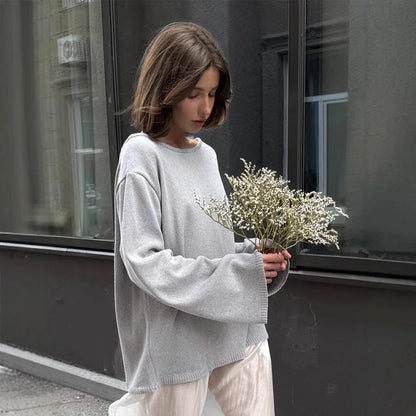 Sweter Damski z Czystej Bawełny – Luźny Krój, Dekolt O-Neck i Modne Odsłonięte Plecy