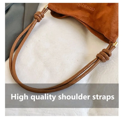 Damska listonoszka zamszowa Square