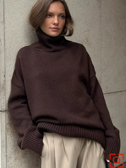 Czekoladowa otulina z wysokim golfem