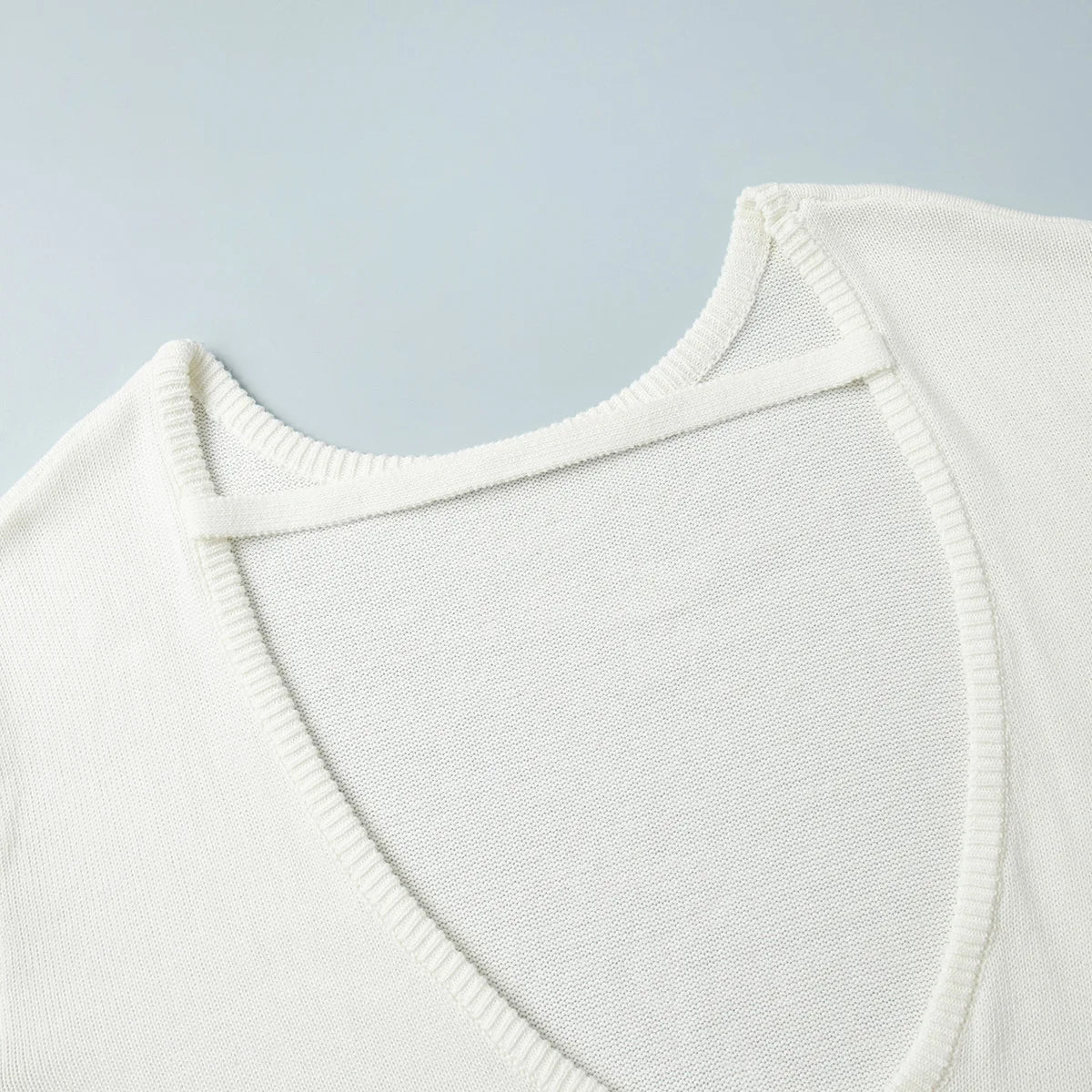 Sweter Damski z Czystej Bawełny – Luźny Krój, Dekolt O-Neck i Modne Odsłonięte Plecy