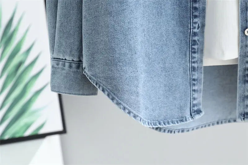 Koszula Jeansowa Damska Overshirt z Kieszeniami